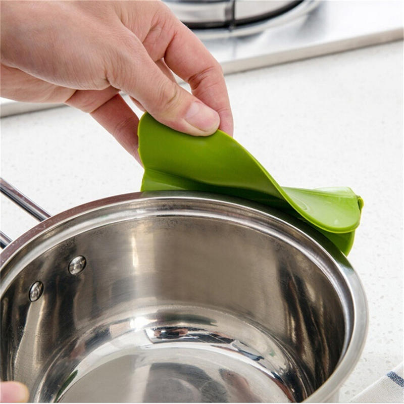 Silicone Slip On Pour Spout Bowls Pots & Pans,Drip Free Easy Pouring Kitchen