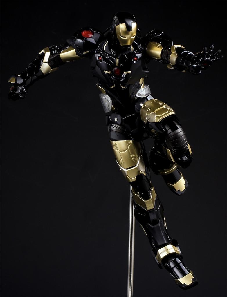 IRON MAN MARVEL BLACK X GOLD подвижная фигурка, раскрашенная в цвета BLACK X GOLD. ПЕРЕИЗДАТЬ #06 СЕЙЧАС!увидеть. ПВХ и АБС без масштаба