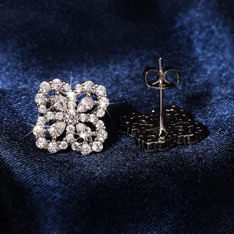 Fashion Luxury Four-leaf Clover Stud Earrings Sweet Flower Design Zircon Earrings For Women's Wedding Jewelry