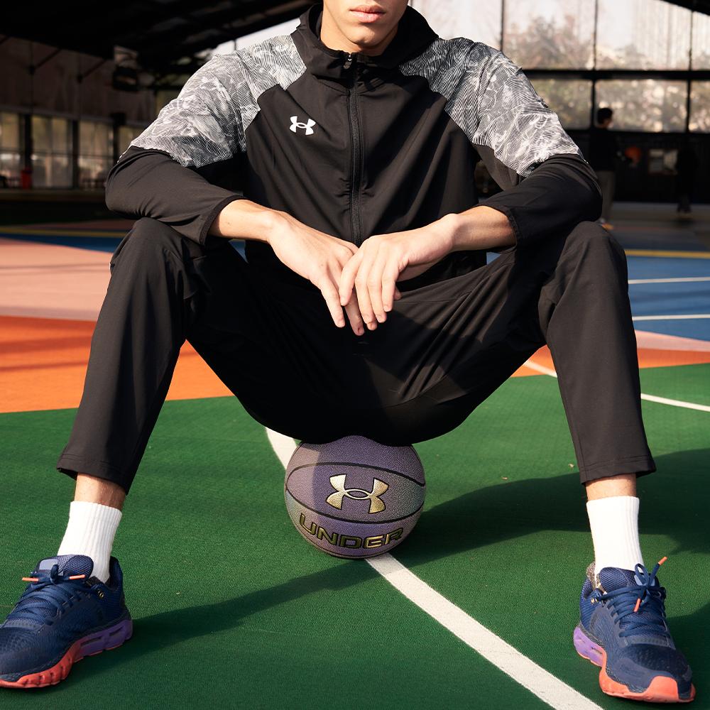 Under Armour Куртки Мужские Черные С Капюшоном Умеренные Другие 22500403-001