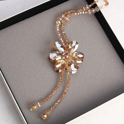 Геометрическое ожерелье с подвеской из больших и маленьких квадратов