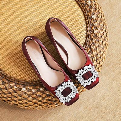 Туфли на высоком толстом каблуке с квадратным носком, не утомляющие ноги, весенние новые женские туфли большого размера, красные со стразами, с квадратной пряжкой, на среднем каблуке, одинарные