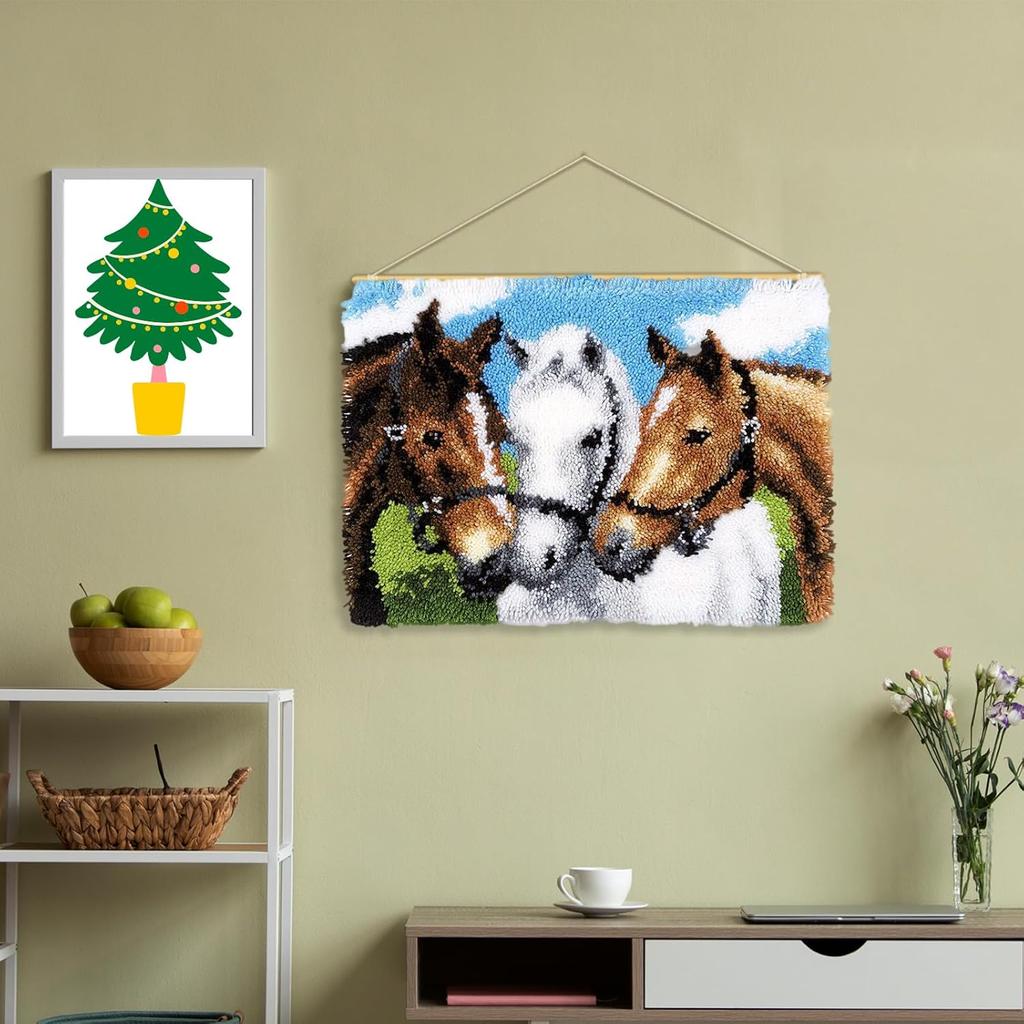 DL-YTG Наборы для ковровой вышивки крючком с защелкой Ковер Три лошади Пряжа для вязания крючком Подушка Цветная Предварительно напечатанная Канва Чехол Ковер Рукоделие Сделай сам Набор с крючком и защелкой Домашнее украшение