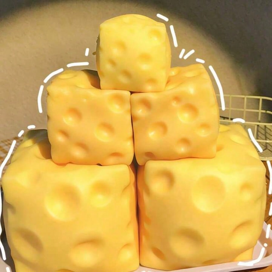 1 шт. Реалистичный дизайн в форме квадратного сыра, милые маленькие дырочки и яркие цвета. Изготовлен из высококачественного материала с медленным восстановлением, мягкий и эластичный,