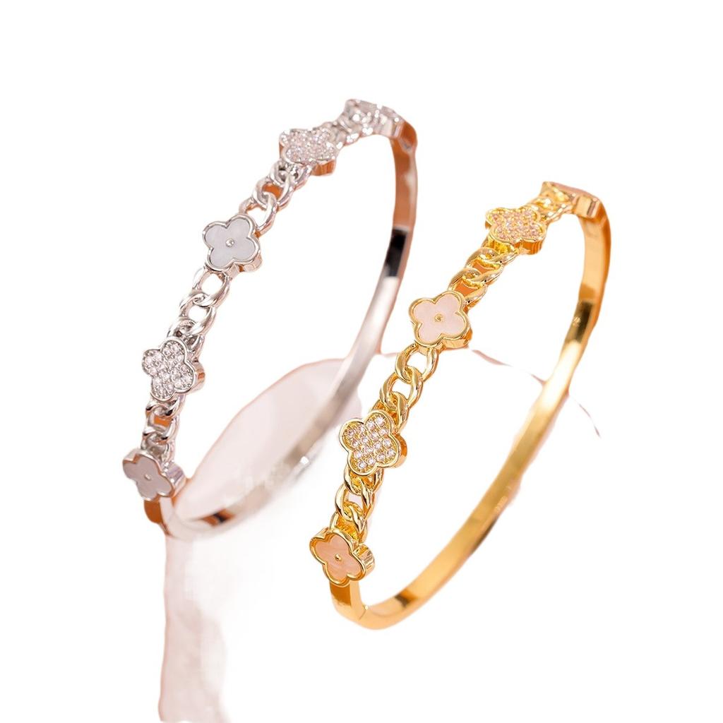 Four Leaf Clover Flower Bracelet Hollowed Out, Light Luxury, Fashionable, High-end Temperament, Women's Bracelet