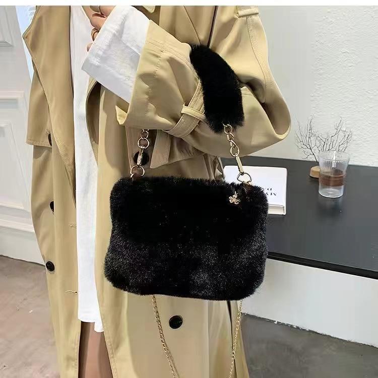 New Plush Bag Fashionable Women's Niche Chain Messenger Bag Fashionable Portable Cute Small Square Bag