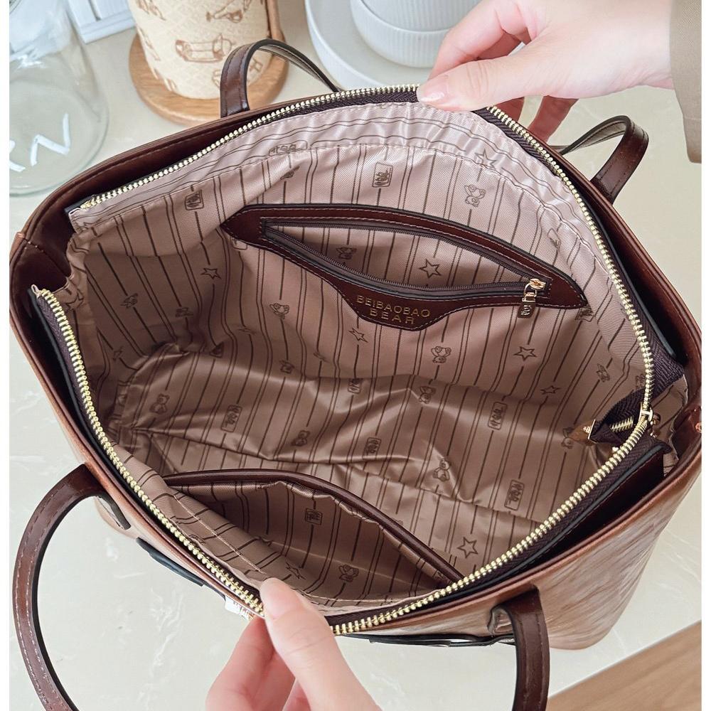 Women'S Large Capacity Red Tote Bag With Cute Panda Face Heart Cutouts Casual Outing Bridal Party Accessory Playful Design Fashion Handbag Lovers