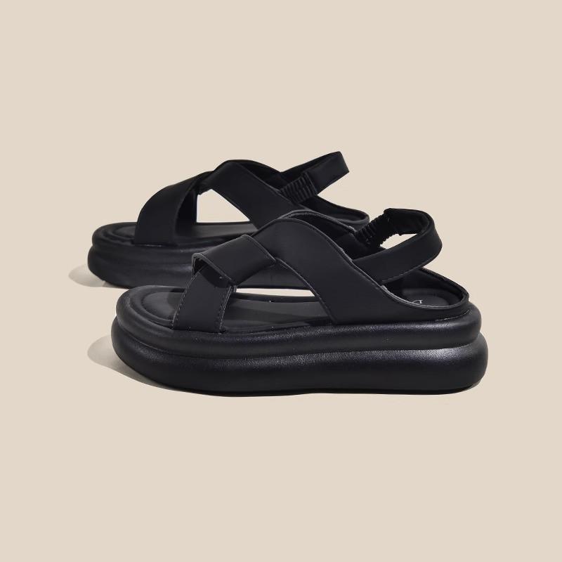 French Beautiful Sandals Women's Summer Wear 2025 New High-end Skirt Versatile Thick-soled Roman Cool Slippers