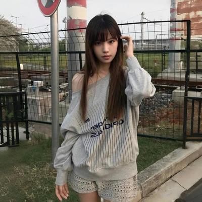 VAYLA Сексуальные свитшоты с открытыми плечами Женские Винтажные Y2k Оверсайз Серые Трикотажные Топы Корейский Стиль Пуловеры С Принтом Букв Повседневные