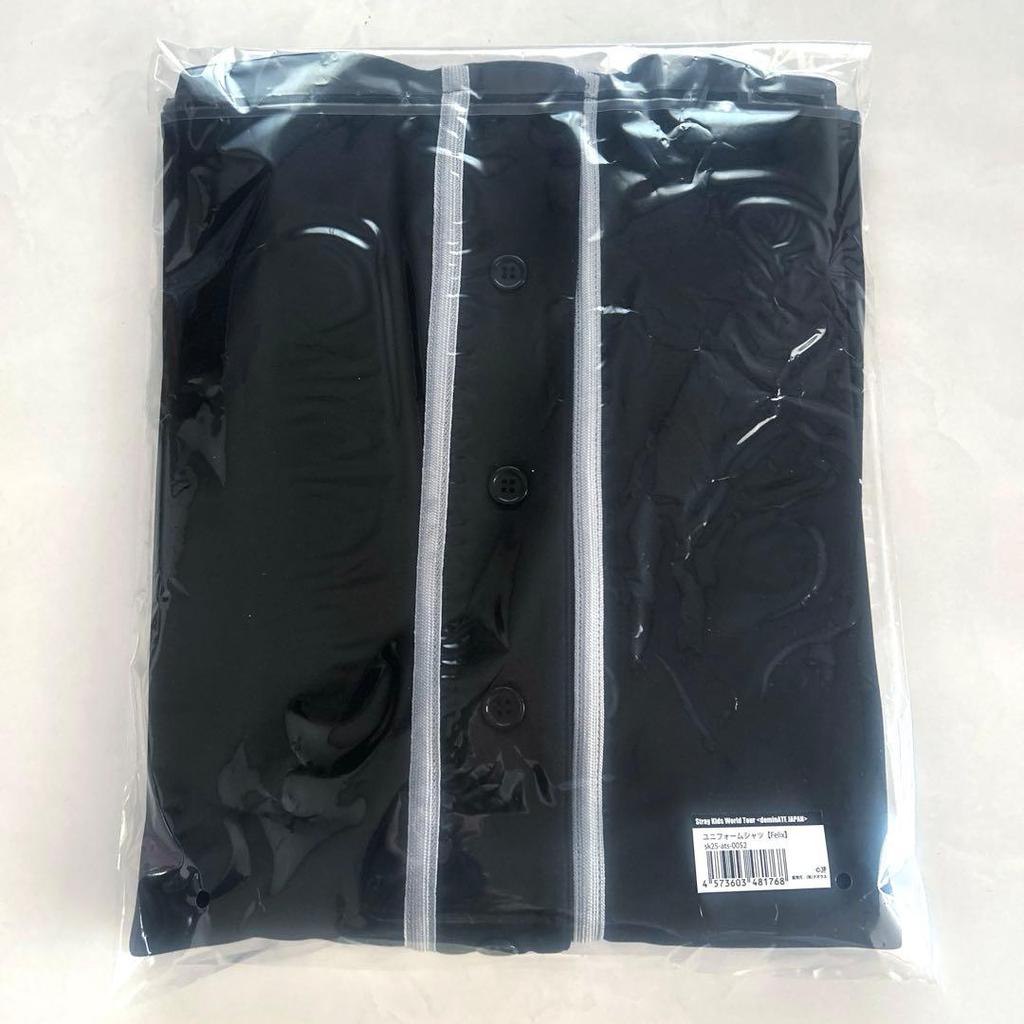 [Б/У] Футболка-униформа StrayKids DominATE Феликс