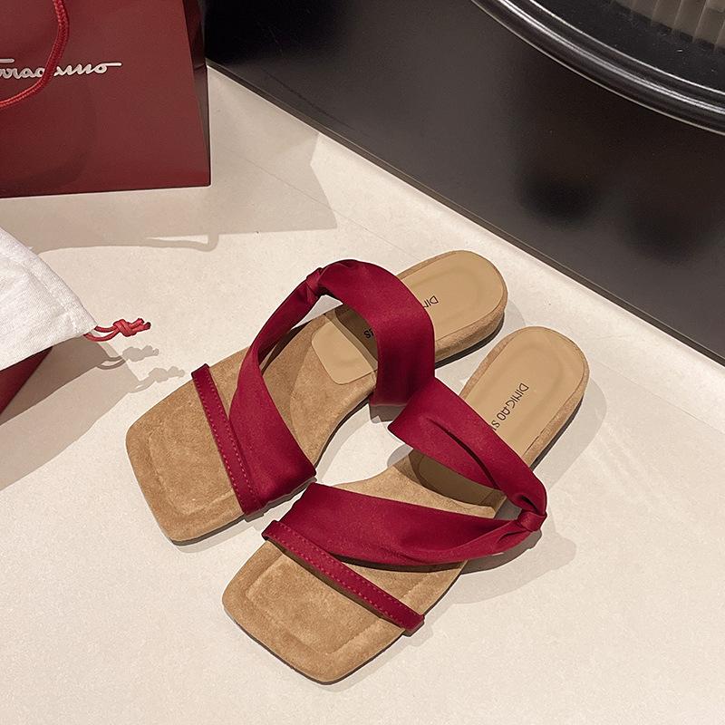 Niche design sense retro simple fashion versatile sandals women's summer new fashion cool slippers