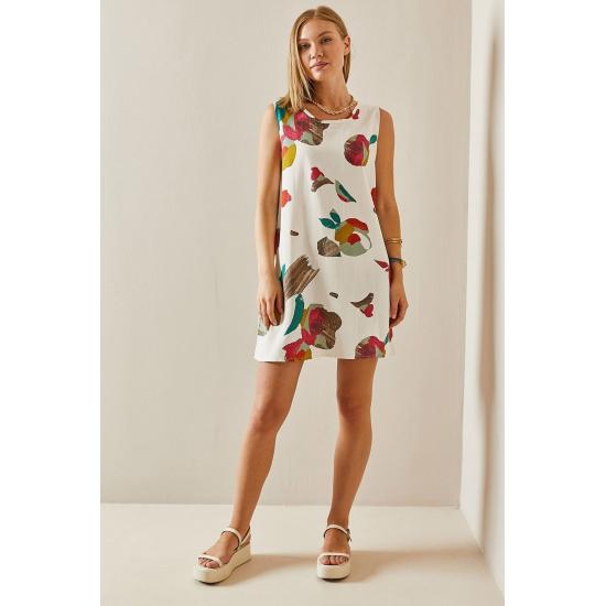 Летнее мини-льняное платье с каменным узором