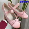 Модная розовая обувь шелковые женские балетки туфли женские с круглым носком модные с бантом-бабочкой неглубокие женские балетки с обувью большого размера