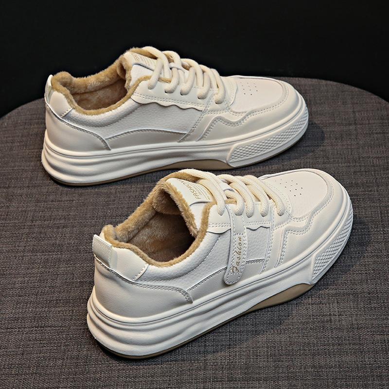 Кожаная платформа белая обувь женская весна 2025 новая студенческая универсальная на плоской подошве женская обувь спортивная и для отдыха обувь для скейтборда