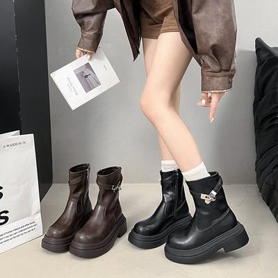 Женские ботинки Мартин на толстой подошве 2025, гигантские черные ботинки, тонкие ботинки, короткие ботинки, хорошо смотрятся осенью и зимой, британский стиль, ретро, новые модели