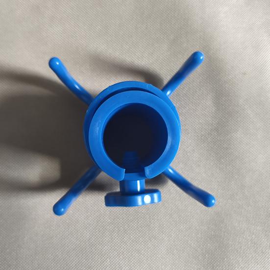 5Pcs Adjustable Beach Umbrella Hook 4-prongs Plastic Hanger for Towels Hats Sunglasses Bags Compact Beach Gear Organizer Hook for Poolside Camping