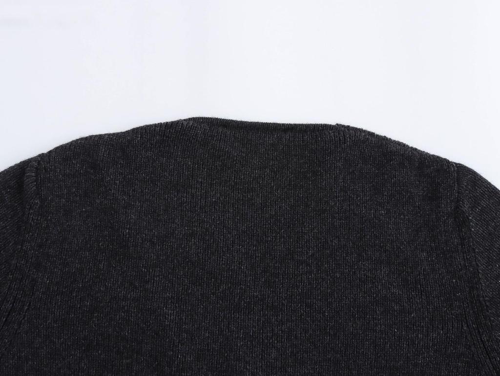 Элегантный вязаный кардиган с V-образным вырезом и двубортной застежкой - Женская мода осень/зима