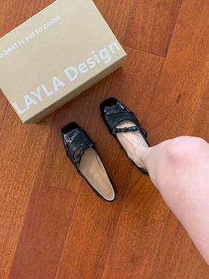 Испытывающий головокружение!! Эти маленькие туфельки такие красивые!