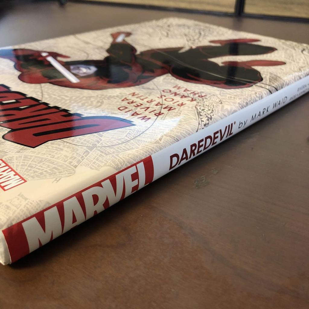 [Б/У] Сорвиголова от Марка Уэйда - Том 1 (Английская книга)