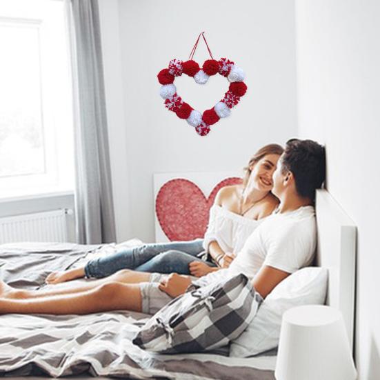 Венок ко Дню святого Валентина, плюшевое помпоновое сердечко, украшение для входной двери, романтическое пушистое любовное сердечко, украшение для свадебного домашнего декора