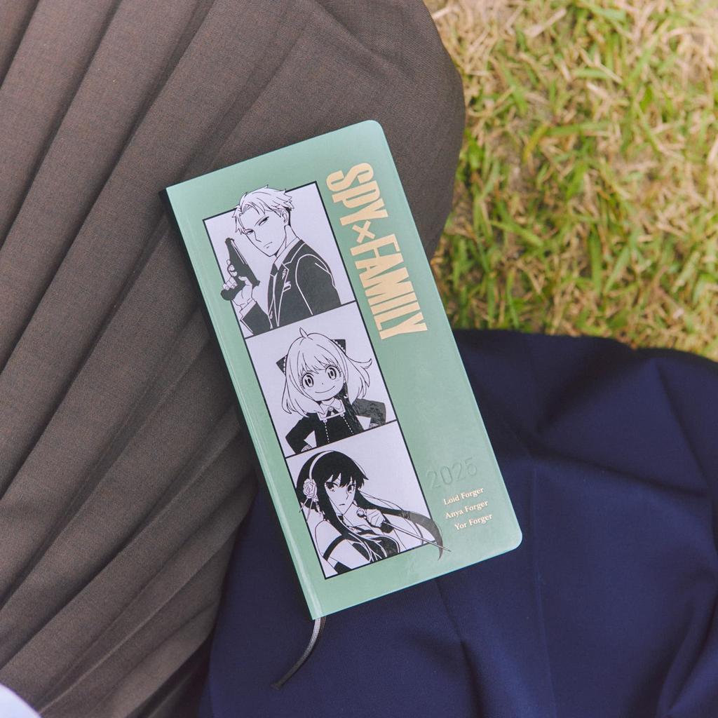 Hobonichi Techo 2025 Weeks Family Stamp Starts In Weekly Slim Vertical SPY×FAMILY/Forger Domestic Valid, April, Planner, Left,