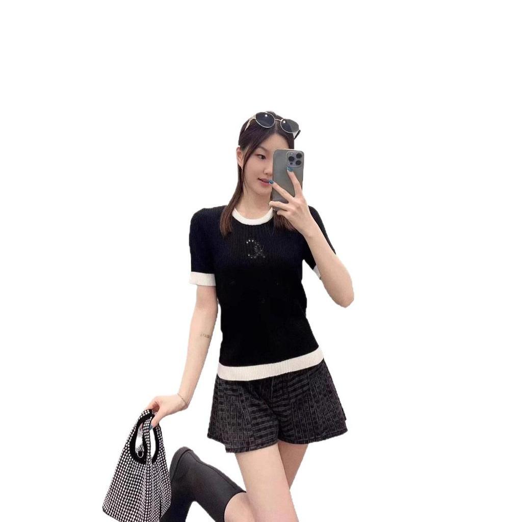 Минималистичный осенний трикотажный топ CH с логотипом Double C и ажурным жаккардом