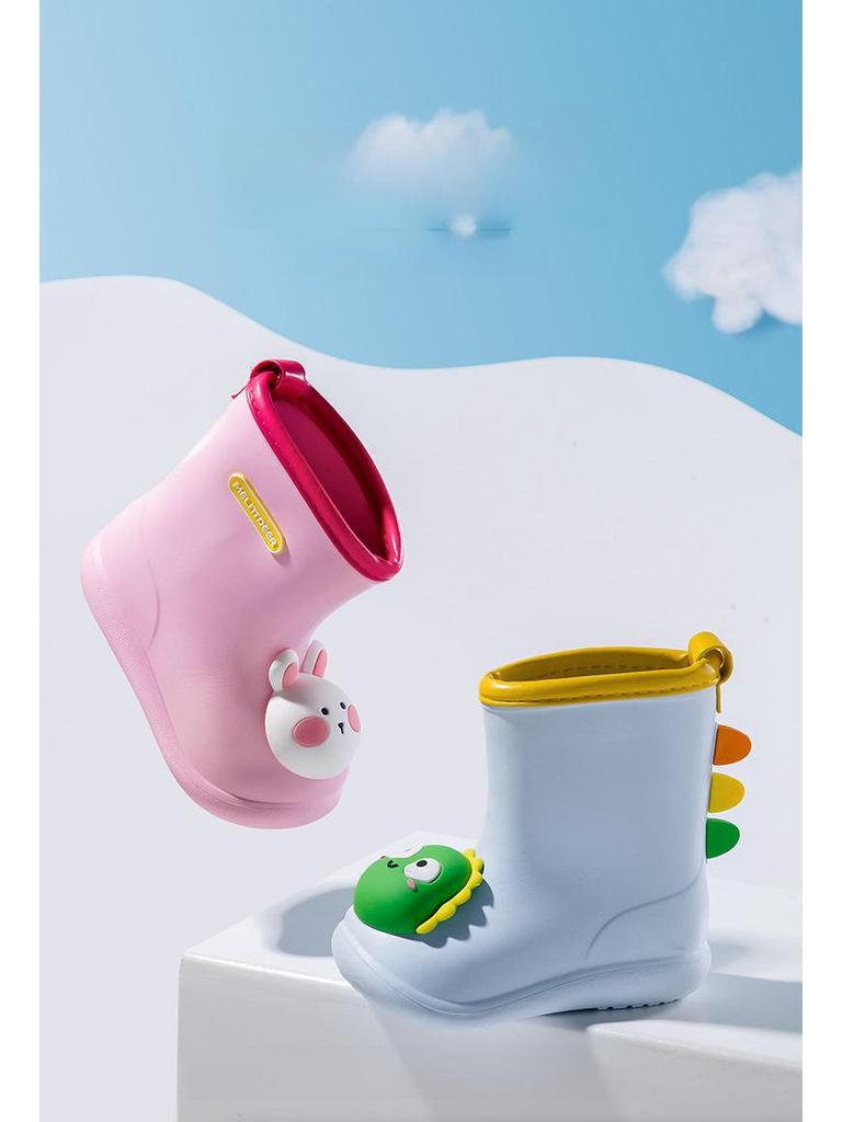 Kids' Summer Rain Boots In Yellow Duck Design for Outdoor Fun. Cute Water Shoes for Boys and Girls In Small and Medium Sizes.