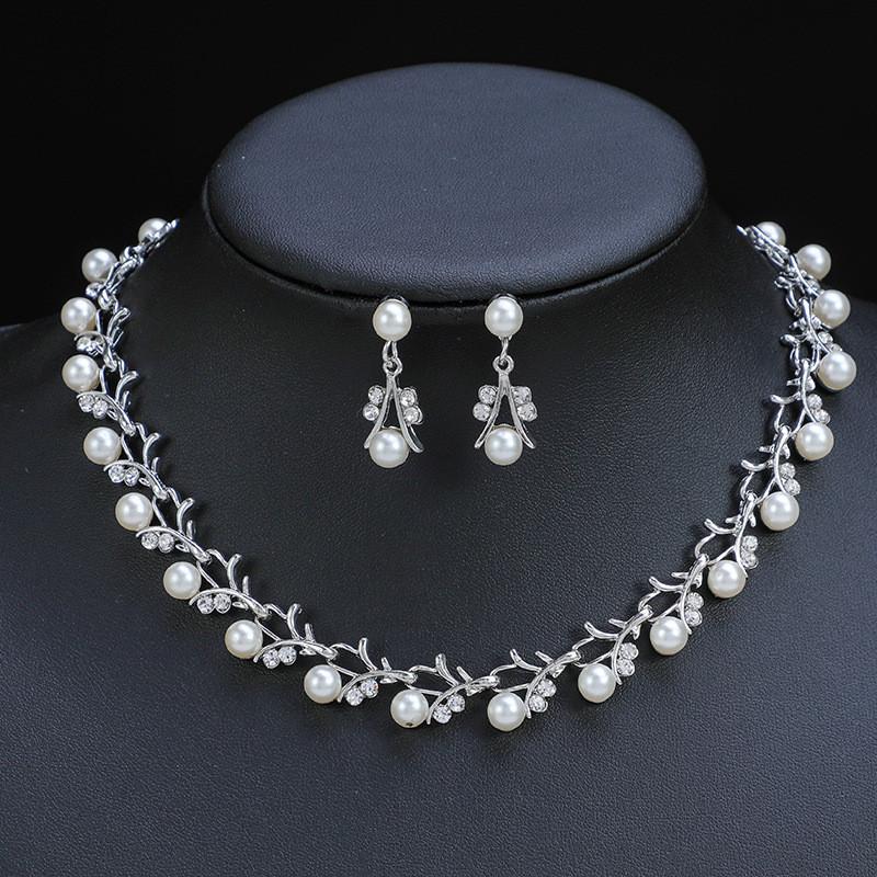 Vintage Artificial Pearl Necklace Earring Set With Alloy Pendants For Women