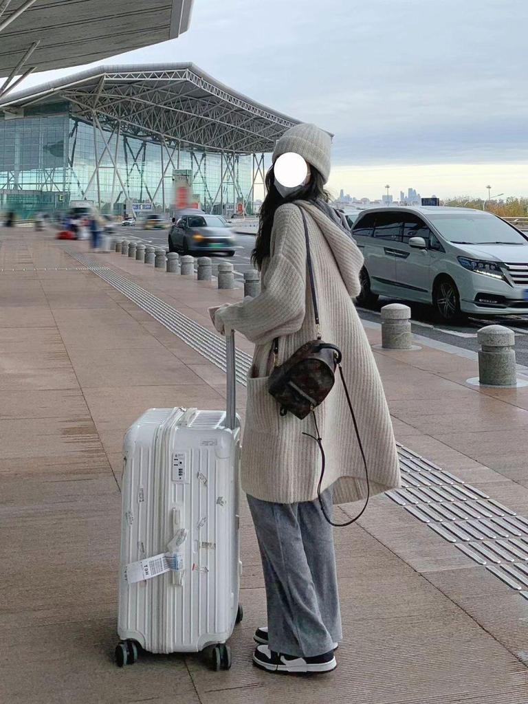 Women's Mid-Length Hooded Knit Cardigan with Pockets - Autumn/Winter Loose Fit Sweater Coat