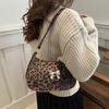 New Temperament Butterfly Fashion Underarm Bag Trendy and Fashionable Leopard Print Shoulder Bag High-end Niche Small Square Bag