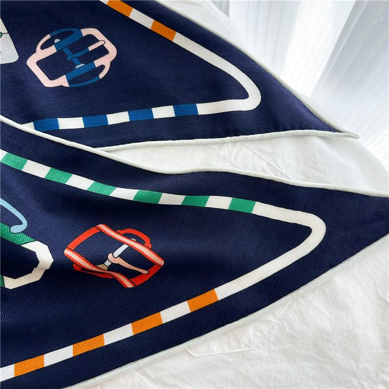 195*125*125cm Luxury Mulberry Silk Wool Scarf Triangle Scarf Office Women's Hairband Folding Scarf Women's Shawl Scarf