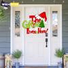 Christmas "The Grinch Lives Here" Decor Sign, 30cm×25.3cm Festive Wall Art with Santa Hat & Tree, Funny Holiday Home Decoration