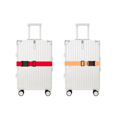 Легко идентифицируйте свой чемодан с помощью регулируемых упаковочных ремней и кодового замка для путешествий