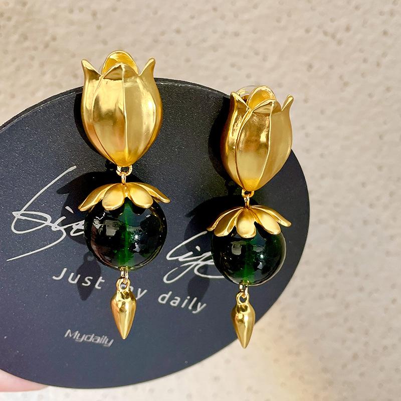 Классические серьги среднего размера для женщин и девочек с эмалью и цветком, серьги-клипсы, винтажные элегантные женские вечерние аксессуары для банкетов высокого класса, ювелирные изделия