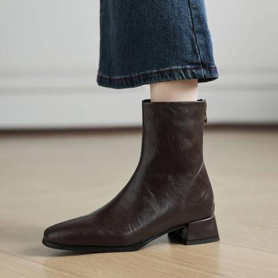 Корейская версия женских ботинок большого размера однотонные с задней молнией на низком каблуке с круглым носком модные ботинки новая резиновая подошва осенне-зимние средней высоты