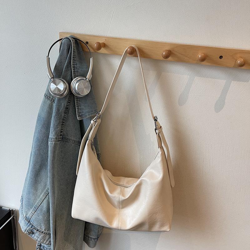 Ретро сумка женская большой вместимости 2025 новая осень и зима универсальная повседневная на плечо сумка-мессенджер сумка-тоут для поездок на работу