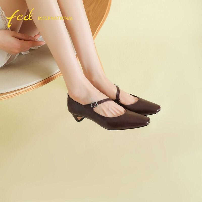 2026 New Square Head Women's Single Shoes Fashionable Shallow Mouth Mary Jane Head Leather Coarse Heel One Step Women's Shoes