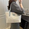 Свежий темперамент Модный дизайн Океаническая цветовая блокировка Соломенная текстура Сумка на одно плечо подмышку Женская