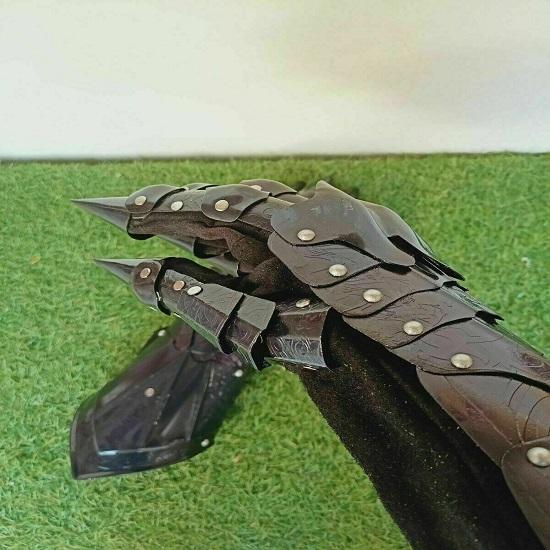 Medieval Black Gauntlet Pair Accents Knight Crusader Armor Steel Gauntlet Gloves