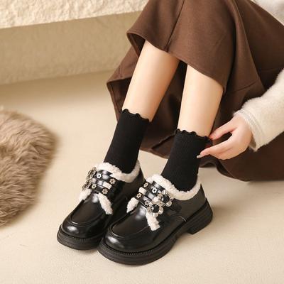 Модные ретро лоферы 2024 Новые осенне-зимние с плюшем в британском стиле Толстая подошва Цветок Металлическая отделка Повседневная обувь Zapatos Mujer