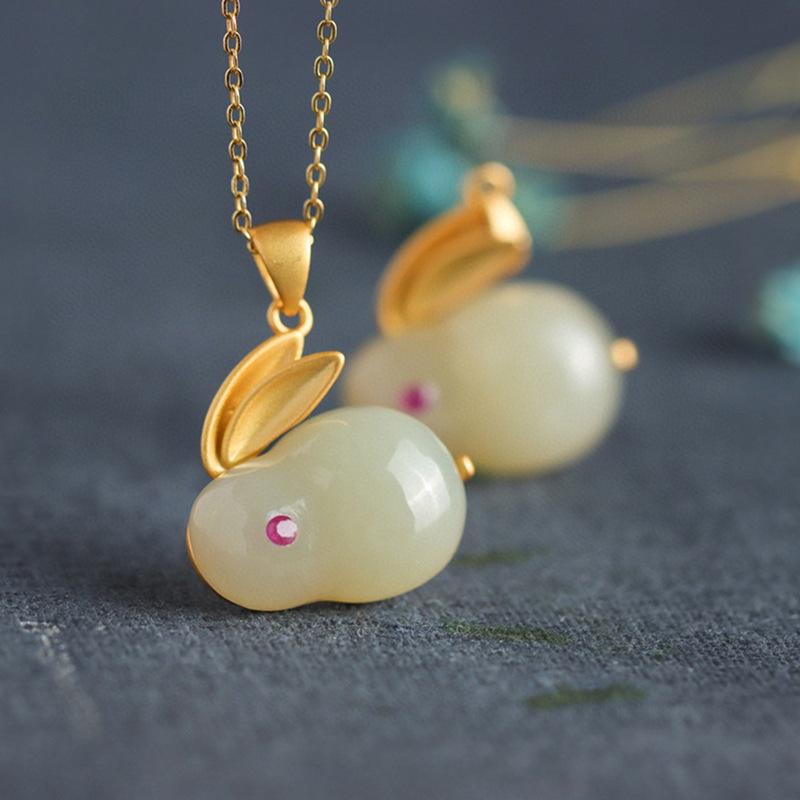 Ожерелье из нефрита «Хетянь» с кроликом, женское, летнее, легкое, роскошное, нишевое, дизайн, чувственная, нефритовая, кролик, нержавеющая сталь, ключичная цепочка