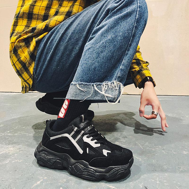 Весна и осень 2025 года новая мужская обувь корейская версия кроссовок для папы тренд светоотражающая спортивная обувь мужская студенческая повседневная обувь