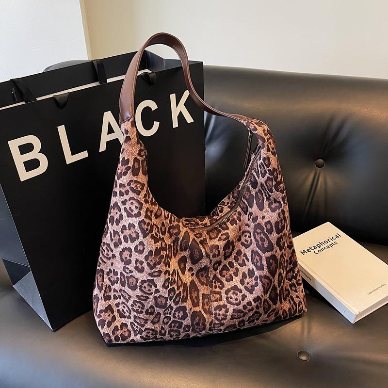 Retro Matte Big Bag Women's New Winter Premium Sense Leopard Print Commuter Shoulder Bag Large Capacity Tote Bag