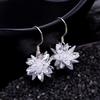 Корейские серьги-гвоздики «Кристальный ледяной цветок»: Уникальный, Простой, Свежий, Универсальный, Модный женский аксессуар.