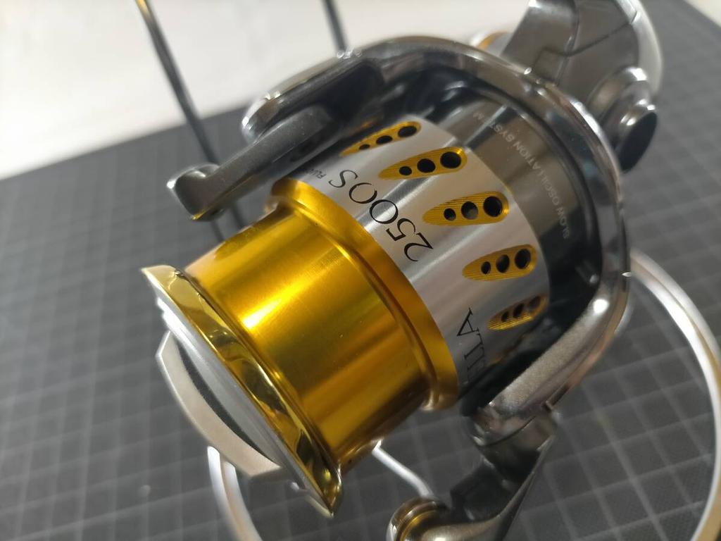 Чехол Shimano 07 Stella 2500S Модель с мелкой шпулей Не сделано в Японии Shimano STELLA Спиннинговая катушка 02084 Q7Y [В комплекте] [Рукоятка в комплекте]