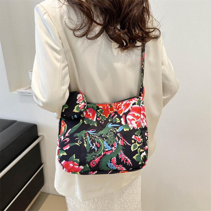 High-end Ethnic Style Large Flower Quilt Single Shoulder Bag New Fashionable Casual Simple Crossbody Tote Bag