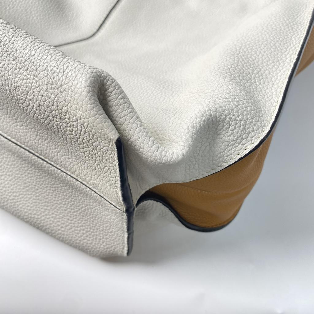 Used LOEWEShoulder Bag Off white/Beige Leather Women