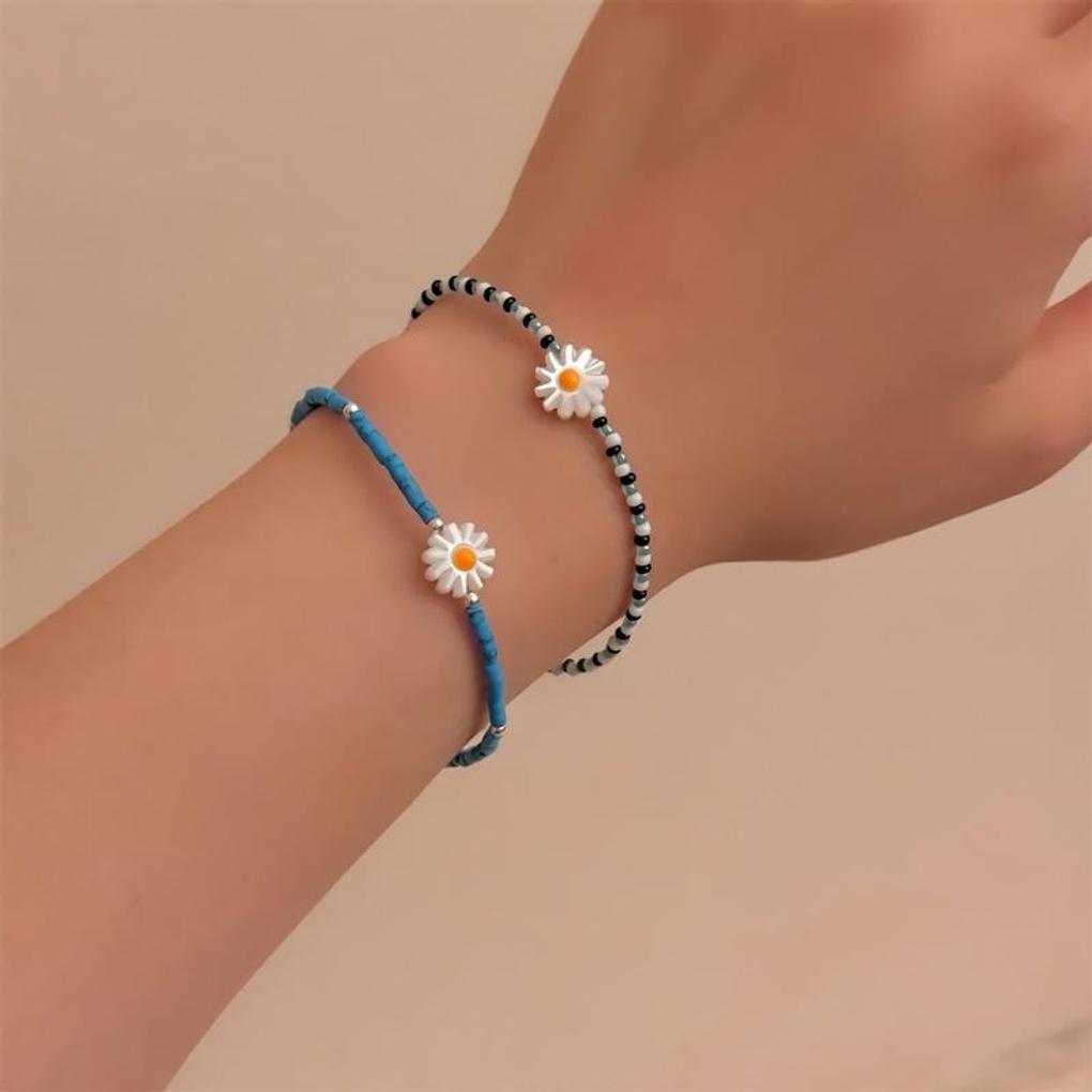 Women's Turquoise Daisy Flower Blue Bead Bracelet