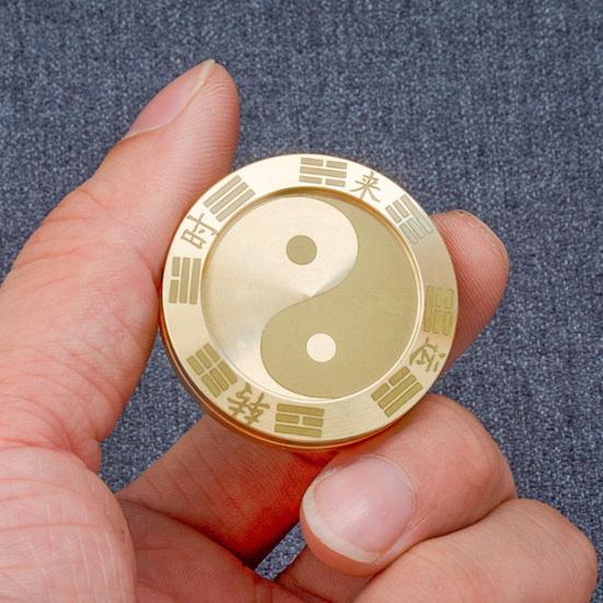 Монеты Фиджет Слайдер Забавные Китайские Иероглифы Тайцзи Круглый из Латуни Приносят Удачу Портативный Снятие Стресса Игрушка Спиннер с Монетами Удачи Подарок для Взрослых