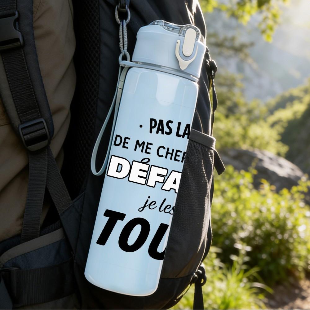 1PC Tous French Quote Text 750ml Color Plastic Sports Water Bottle Leakproof Flip Straw Lid Suitable for Sports Office Home Use